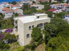 Lux villa 410 m2 v Uteha s výhledem na moře 180 m od pláže