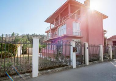 Tre kate lux villa në Sutomore pranë detit në vend të qetë