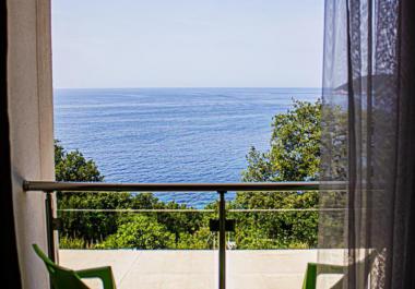 Štúdiový apartmán v krásnom komplexe s panoramatickým výhľadom na more