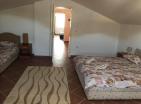 Appartement duplex meublé dune chambre à Sutomore à vendre à prix réduit