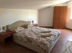 Apartament dupleks i mobiluar me një dhomë gjumi në Sutomore për shitje me çmim të zbritur