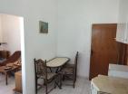 Na predaj dvojizbový byt v Sutomore 53m2 s kuchyňou a balkónom