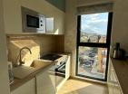 Világos új 2 hálószobás apartman garázzsal lakóparkban Tivatska Oaza