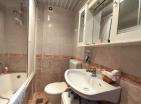 Grand appartement ensoleillé de 60 m2 à Donja Lastva à vendre à 250 m de la mer