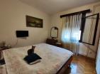 Хотел се продаје за 7 апартмана са сопственом плажом и паркингом у Ђурашевићима