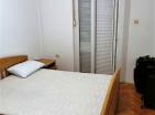 Продава се 2-стаен апартамент 45 м2 в Петровац с изглед към морето