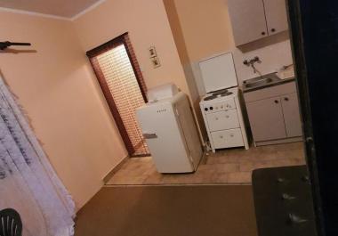 Studio apartma za prodajo v Baosici, Herceg Novi 300 od morja