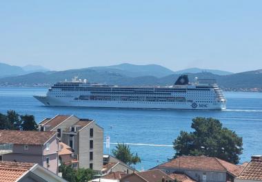 Appartements à Herceg Novi Baoshichi avec vue sur la mer et parking