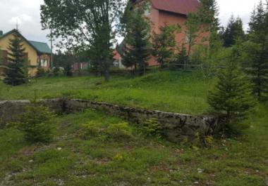 Urbanizirana parcela za prodajo v centru Žabljaka za mini hotel ali hišo
