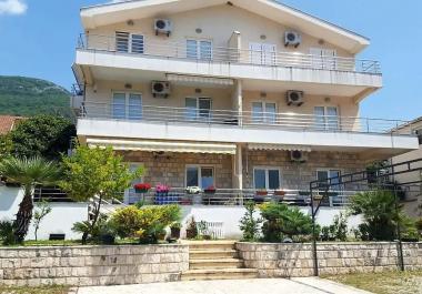 Byt v Herceg Novi v rezidenčnom komplexe s bazénom 300 m od mora