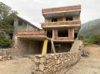 Nuova casa in costruzione a Dobra Voda con vista mare e montagne
