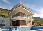 Lux family villa a Kotor 1 km dal mare con piscina e vista panoramica sul mare