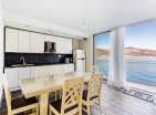 Vilë familjare Lux me një plazh privat dhe pamje panoramike të Gjirit Tivat