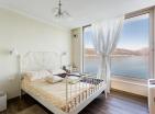 Lux family villa con spiaggia privata e vista panoramica sulla baia di Tivat