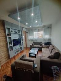 Apartamento amueblado de 3 habitaciones en Podgorica