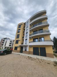 Új építésű 2 szobás lakás 42 m2 parkolóval Ulcinj