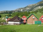 Encantadora casa de campo en Žabljak con impresionantes vistas a la montaña