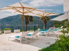Lussuosa villa 6 camere prima linea con vista mare e piscina a Morinj, Kotor