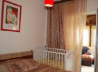 Zapanjujući stan s 1 spavaćom sobom u Crnoj Gori površine 64 m2 100 metara od mora, potpuno namješten