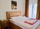 Gran apartamento soleado de 100 m2 con vistas al mar en Kamenari 200 del mar