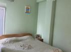 Apartamento de lujo de 2 dormitorios de 72 m2 en Budva con 2 terrazas y piscina