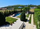 Luxus Villa Podgoricában, Montenegróban medencével és nagy telekkel