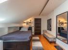 Ogroman penthouse na plaži u Bečićima površine 235 m2 s 3 spavaće sobe