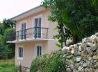Pogled na morje 2-nadstropna hiša za prodajo v zalivu Boka-Kotor