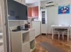 Apartamento con vistas al mar de 49 m2 en excelente ubicación de Petrovac en venta