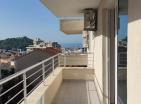 Nuevo apartamento con vistas al mar de 65 m2 con piscina en Petrovac-totalmente amueblado
