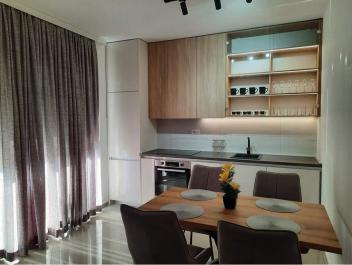 Újonnan épült bútorozott lakás 52 m2 mindössze 800 méterre a tengertől Bar, Montenegró