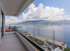 Luxueuse villa avec vue sur la mer à Krashichi avec piscine à 20 pas de la plage