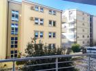 Appartement exclusif de 85m2 au bord de la piscine à Petrovac, pas daccord fiscal