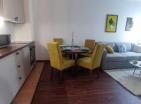 Exclusivo apartamento junto a la piscina de 85 m2 en Petrovac, sin impuestos