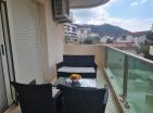Luksuzni apartman na plaži površine 94 m2 u Bečićima – 350 m do mora