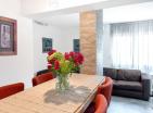 Ristrutturato arredato due camere da letto appartamento 55 m2 nel centro di Tivat