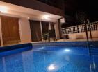Luxus villa Bar, Zelenij Pojas tengerre néző és saját medencével