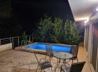 Luxus villa Bar, Zelenij Pojas tengerre néző és saját medencével
