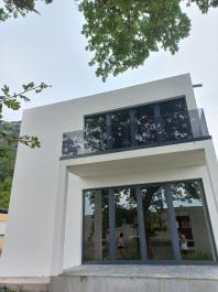 Zapanjujuća kuća s pogledom na more površine 143 m2 u Susaniju, Bar, idealna lokacija