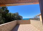 Luxus 4 szintes tengerre néző villa Utjeha medencével és szaunával