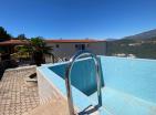 Luxusní 4patrová vila s výhledem na moře v Utjeha s bazénem a saunou