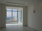 Luxus 240 m2 tengerre néző apartman Dobra Voda-ban medencével