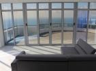 Luksuzni apartman površine 240 m2 s pogledom na more u Dobroj Vodi s bazenom