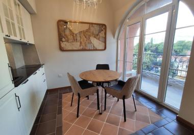 Lakás a város Tivat