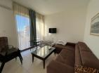 Apartamento de 1 dormitorio con vistas al mar de 39 m2 en Becici con piscina, a 400 m de la playa