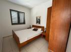 Seaview 1 apartament me dhomë gjumi 39 m2 në Becici me pishinë, 400 m në plazh
