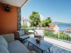 Superbe villa de 142 m2 à Krasici à seulement 60m de la mer avec vue panoramique
