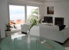 Зашеметяващ 3-етажен дом в Красичи с изглед към морето на отлично място