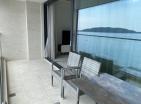 Apartament luksoz bregdetar 78 m2 në Becici me pajisje mahnitëse