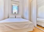 Apartament mahnitës me 2 dhoma gjumi 57 m2 në Budva vetëm 200 m nga deti